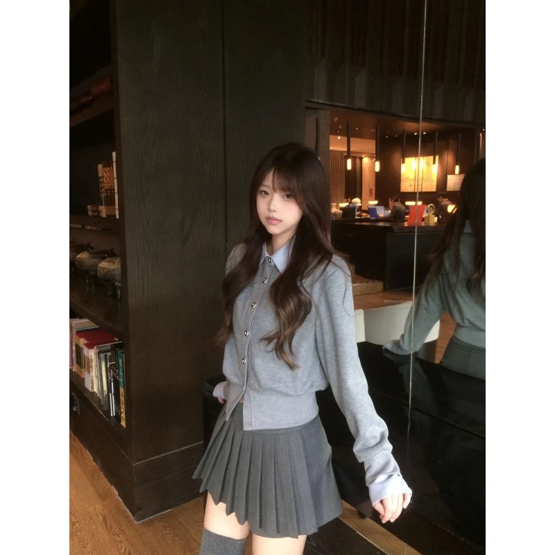 韩系学院风假两件针织开衫女秋冬穿搭翻领灰色毛衣百褶裙毛毛外套