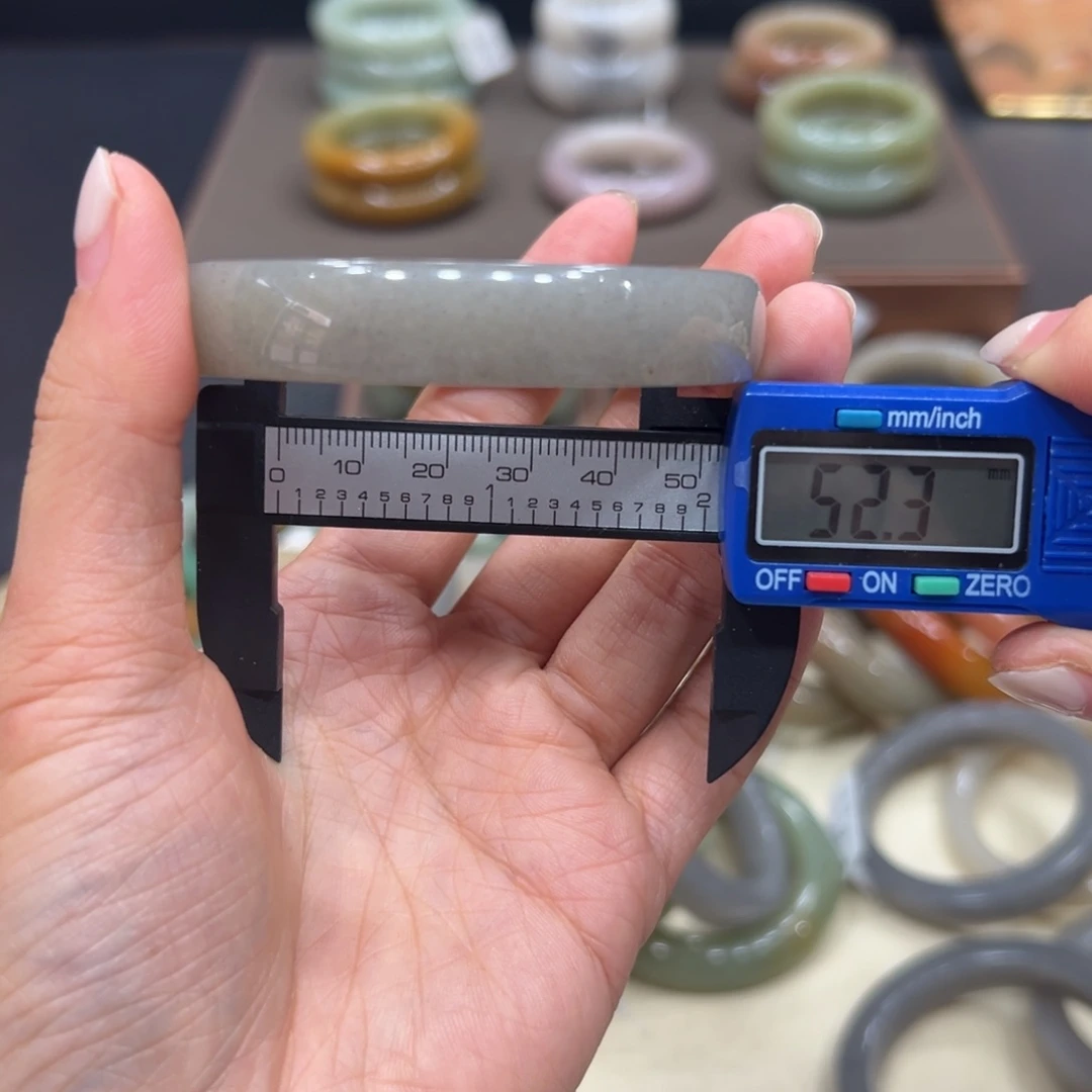 石英质玉未镶嵌手镯