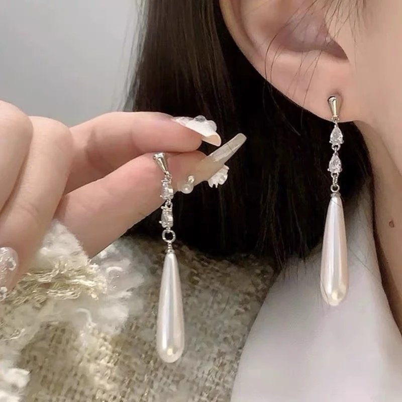 合金耳饰 白色水滴耳环小众设计感气质耳坠2025新款高级感耳饰女