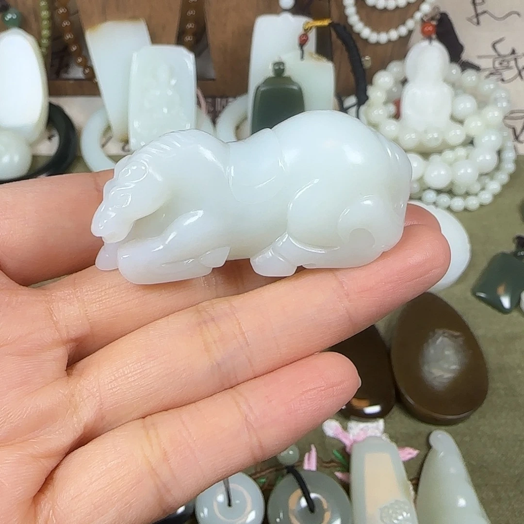 和田玉未镶嵌颈饰