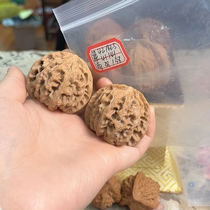 文玩核桃把件苹果园