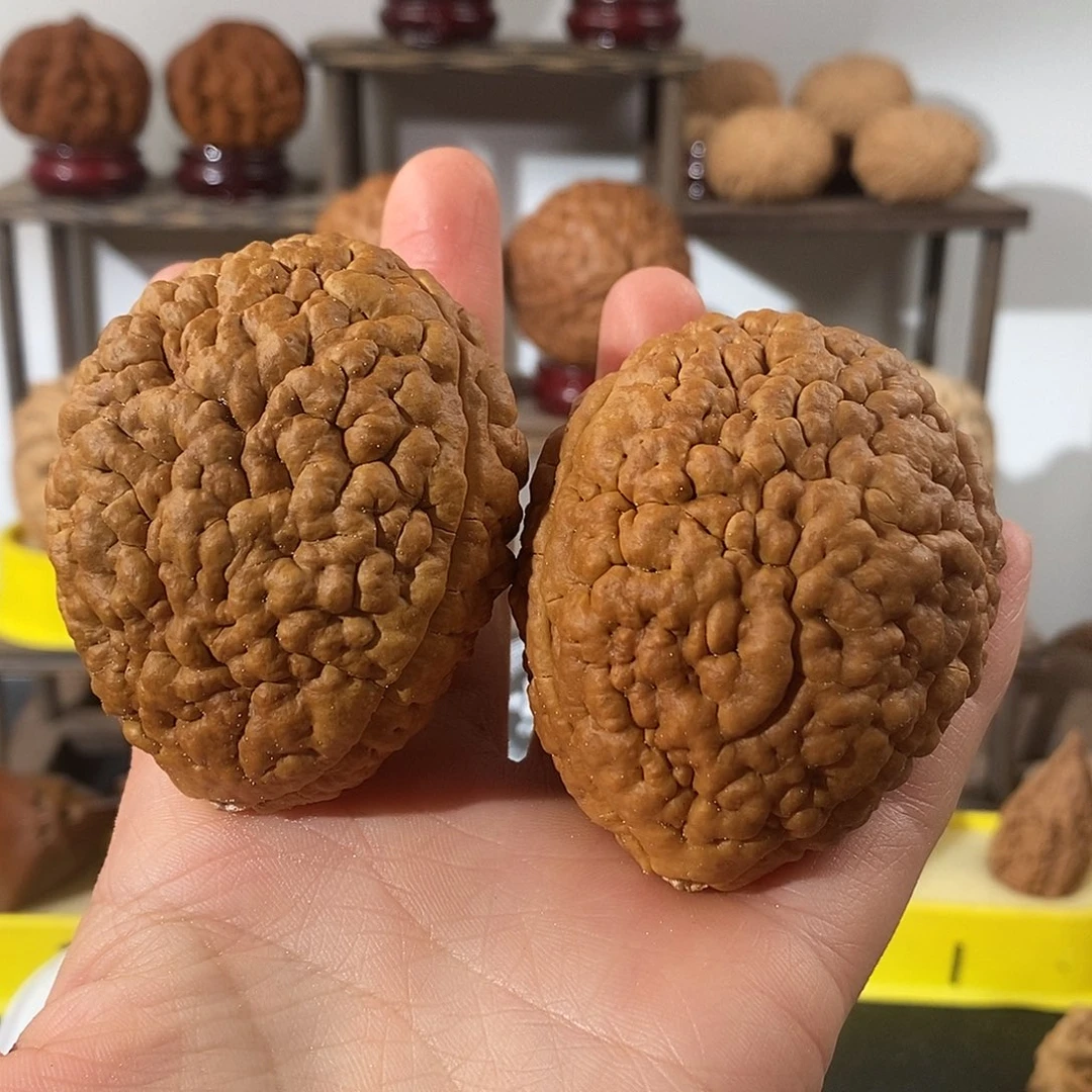 吊坠文玩核桃三瓣脑纹金刚练手5164