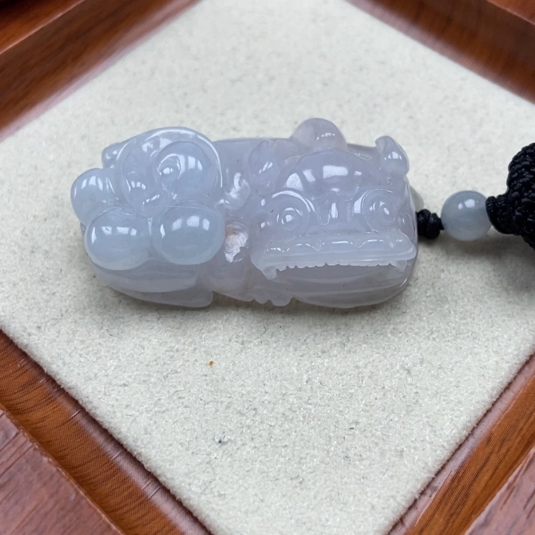 翡翠未镶嵌颈饰霸王貔貅吊坠