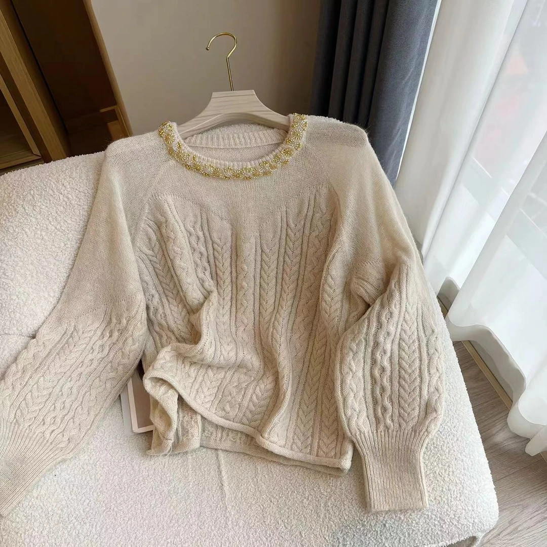 Barbie 【薇薇推荐】7366 新款钉珠圆领时尚温柔毛衣宽松上衣