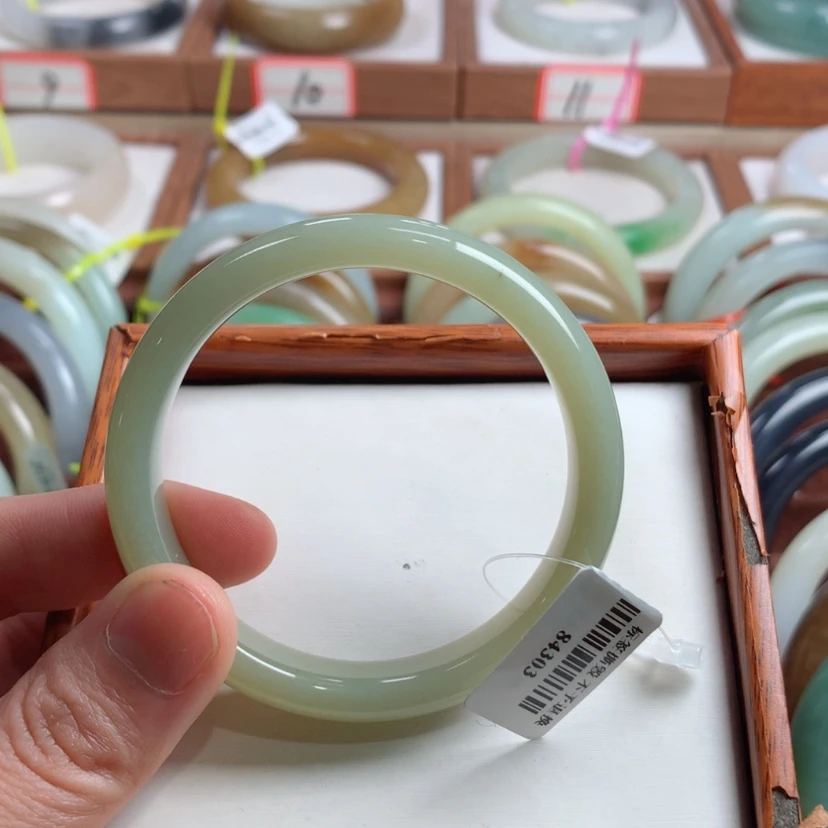 【闪购商品】和田玉手镯未镶嵌53.5