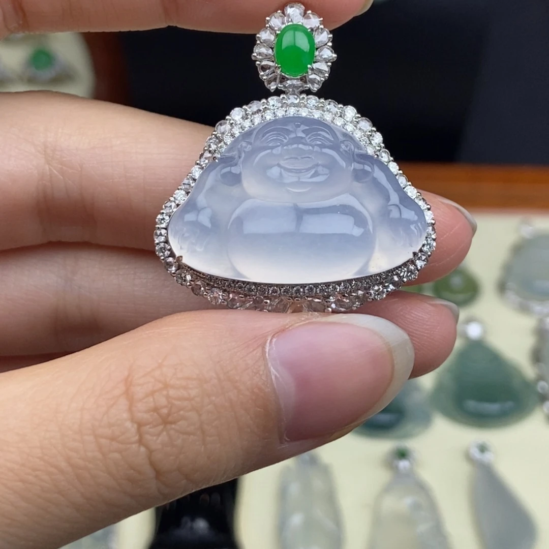 翡翠18K金镶嵌颈饰