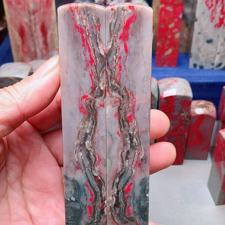 昌化石戴*昌化鸡血石