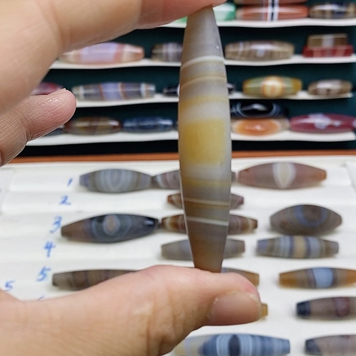 宁***a玛瑙/玉髓未镶嵌颈饰