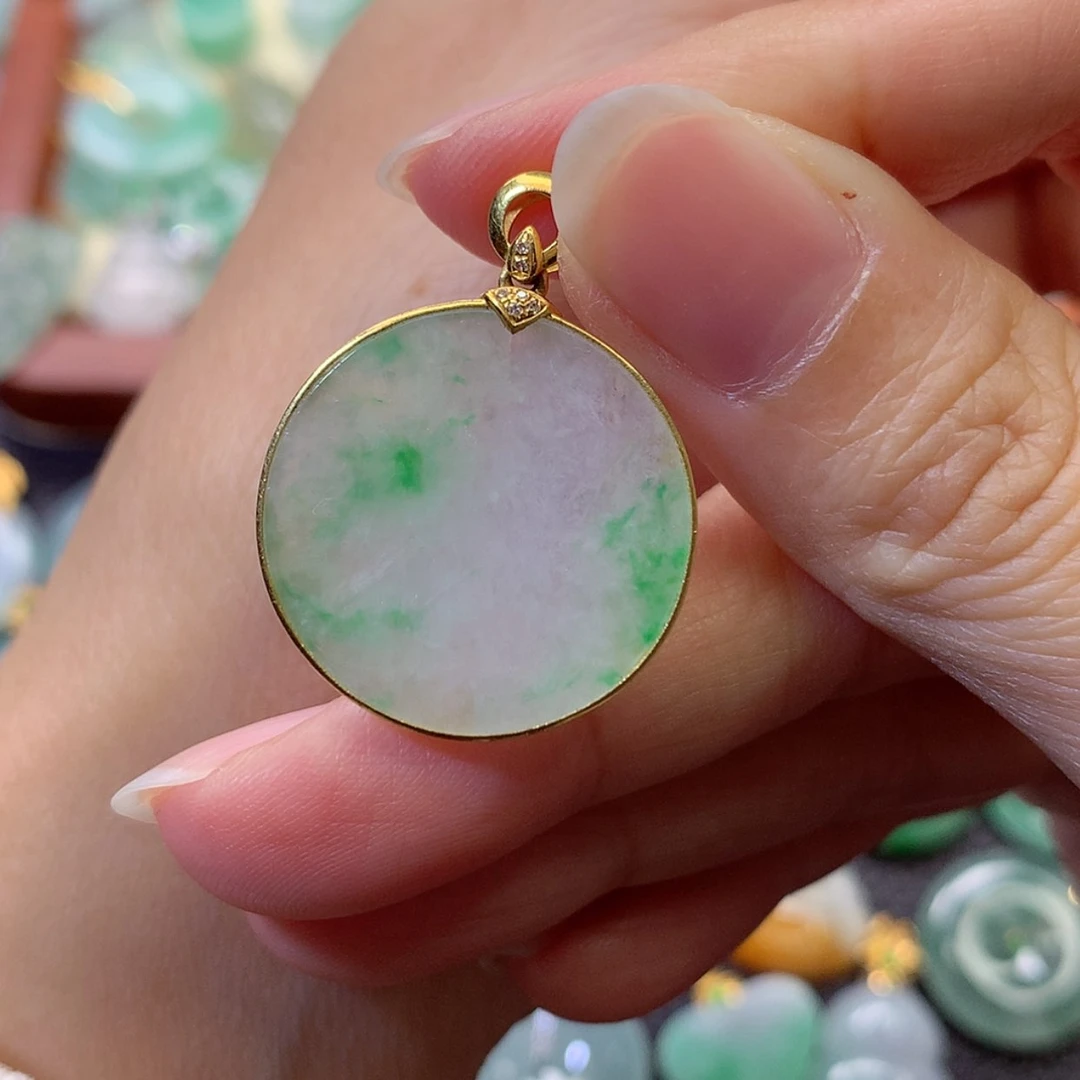 【闪购商品】吊坠(赠链)18K金镶嵌翡翠