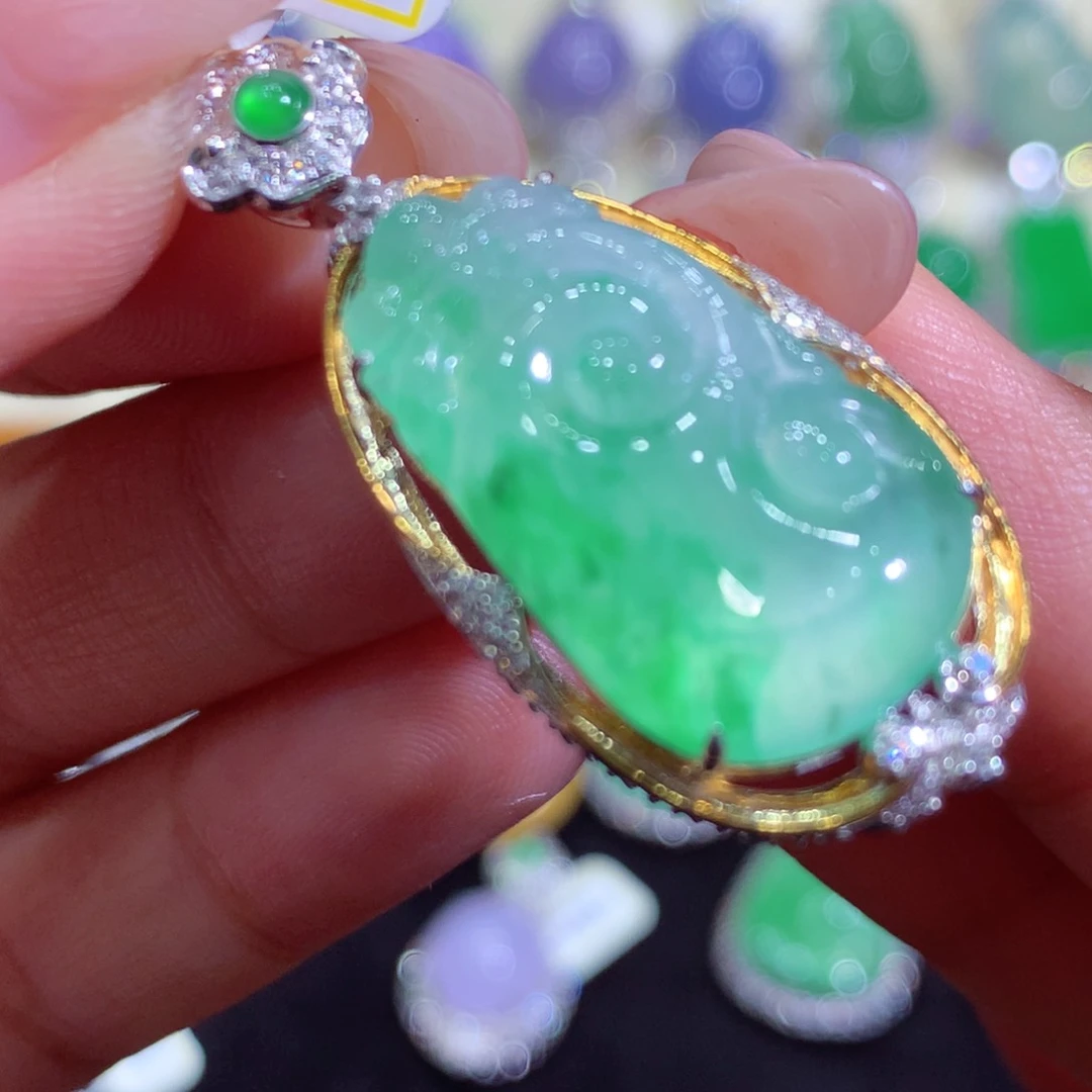 翡翠18K金镶嵌吊坠(不含链)