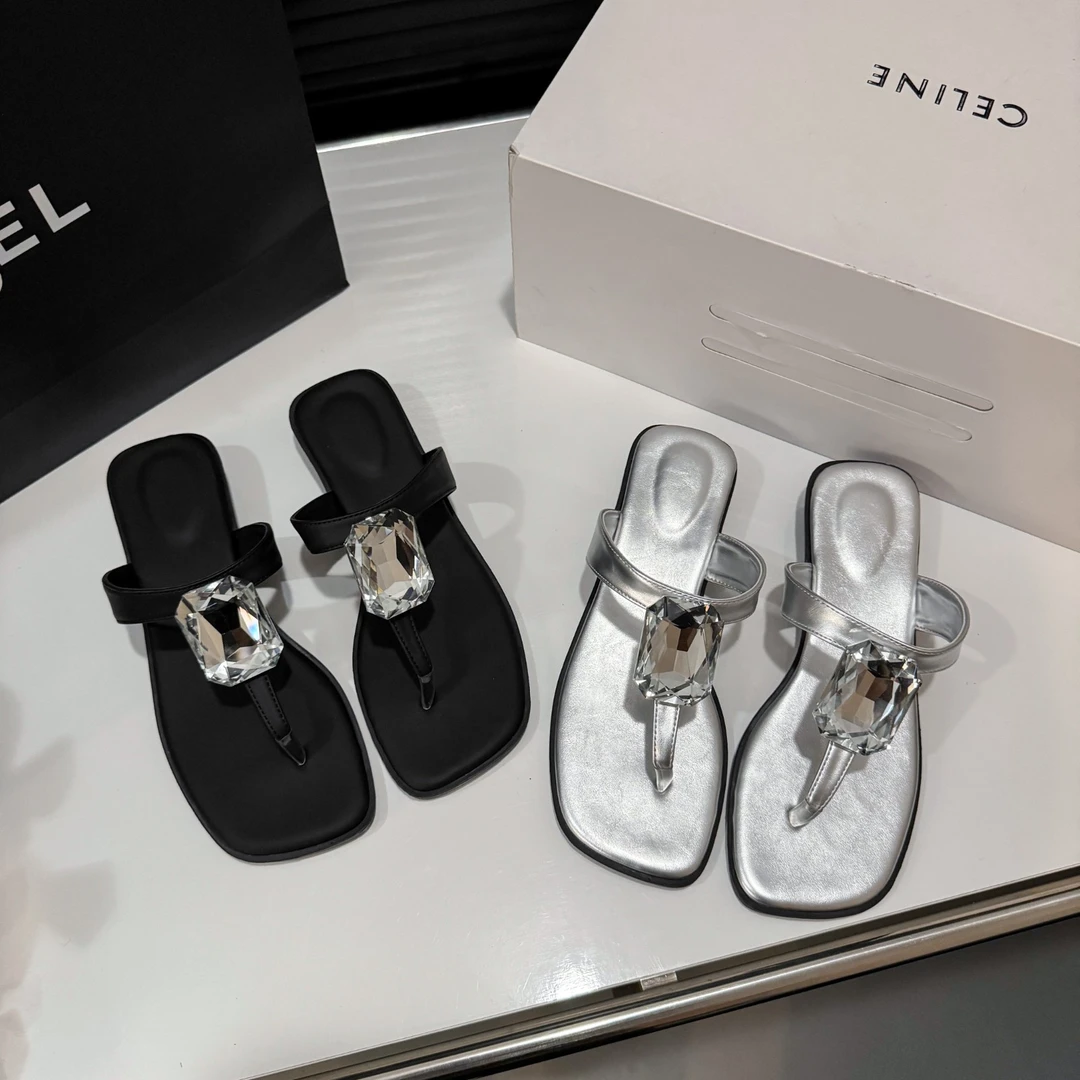 35-43码大码平底金属方扣夹趾一字拖鞋女夏外穿配裙子绝美凉拖鞋