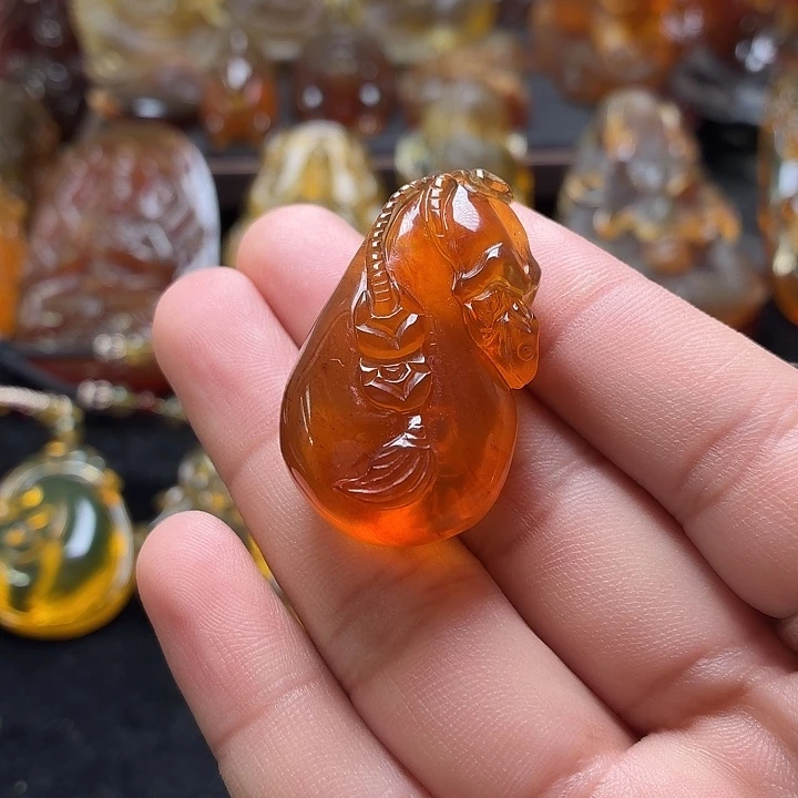 琥珀未镶嵌颈饰19