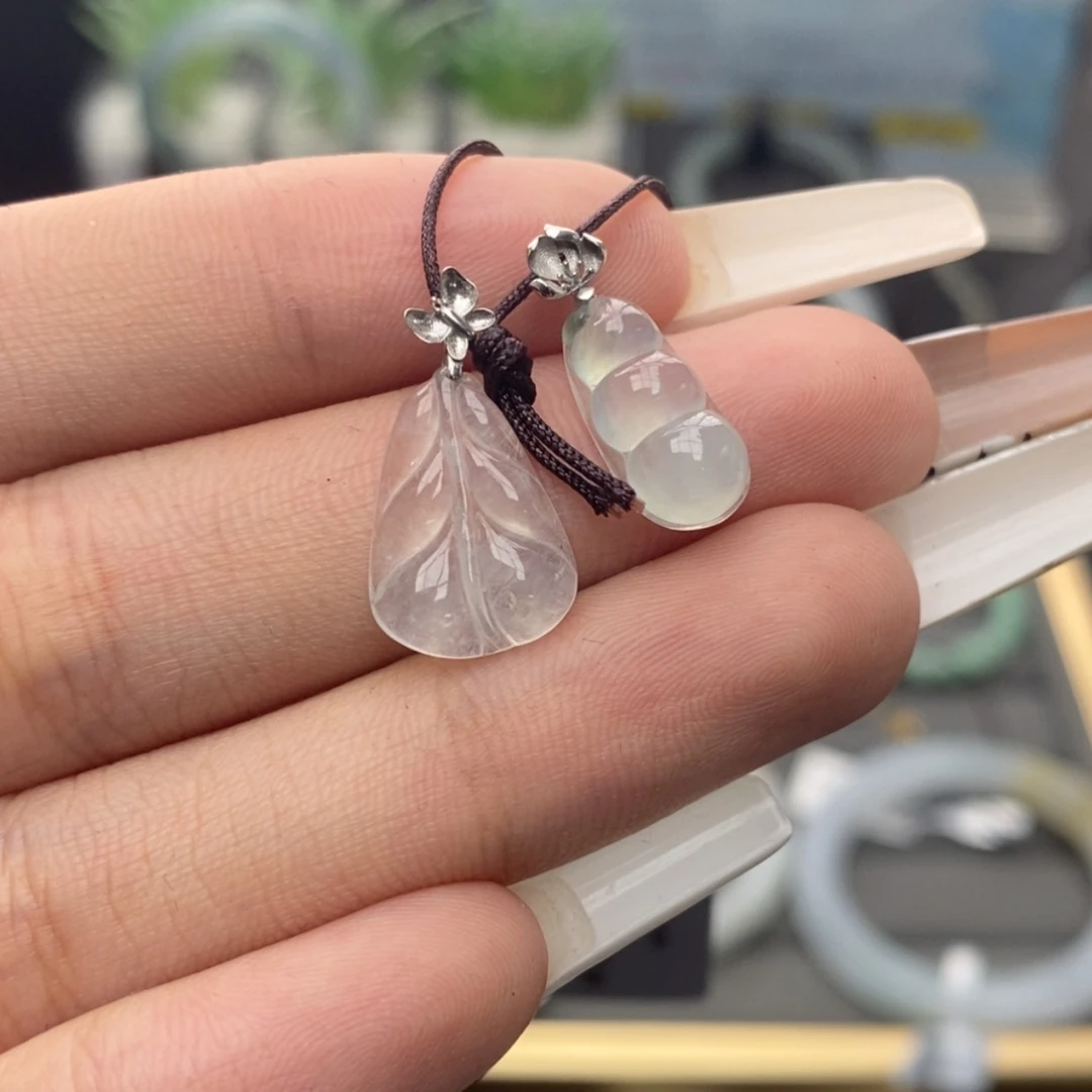 【闪购商品】颈饰18K金镶嵌翡翠