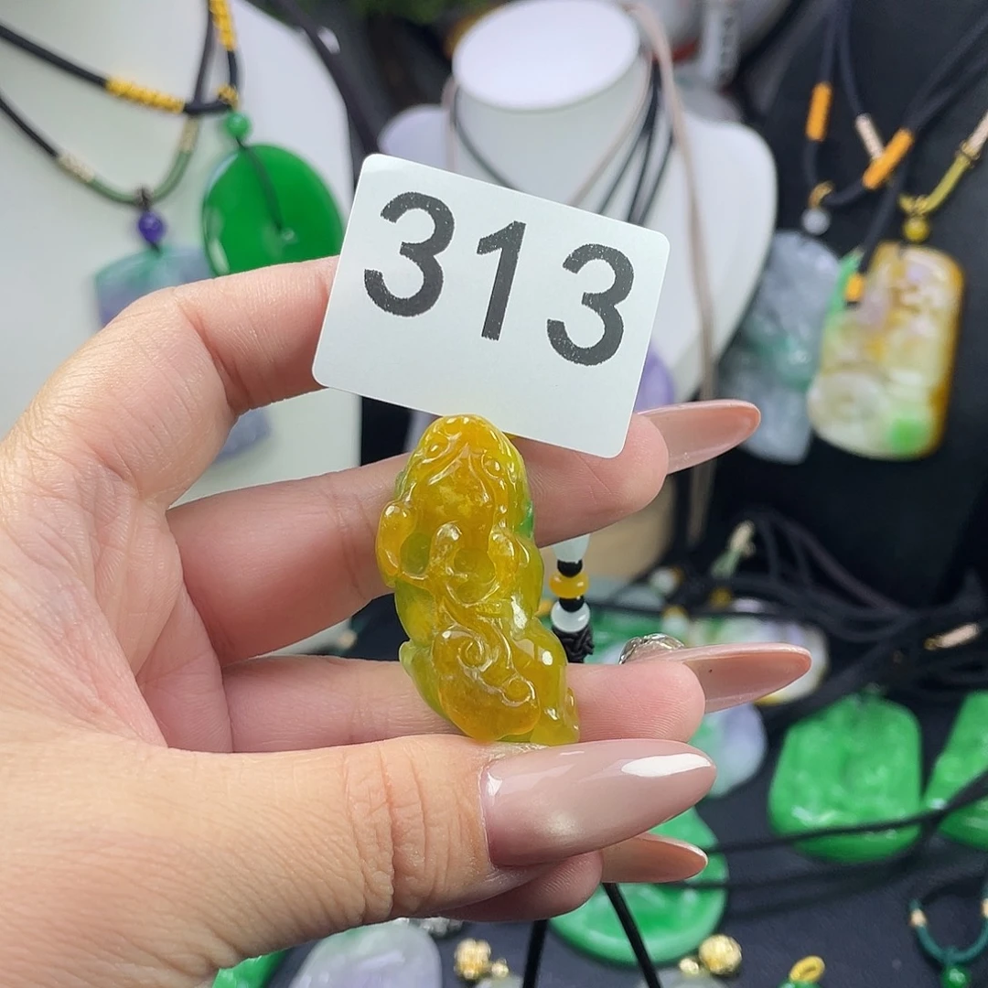 翡翠未镶嵌吊坠(赠链)
