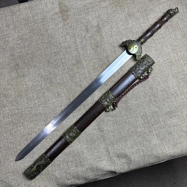 453龙泉昊天宝剑玄武八卦剑高锰钢鸡翅木未开刃