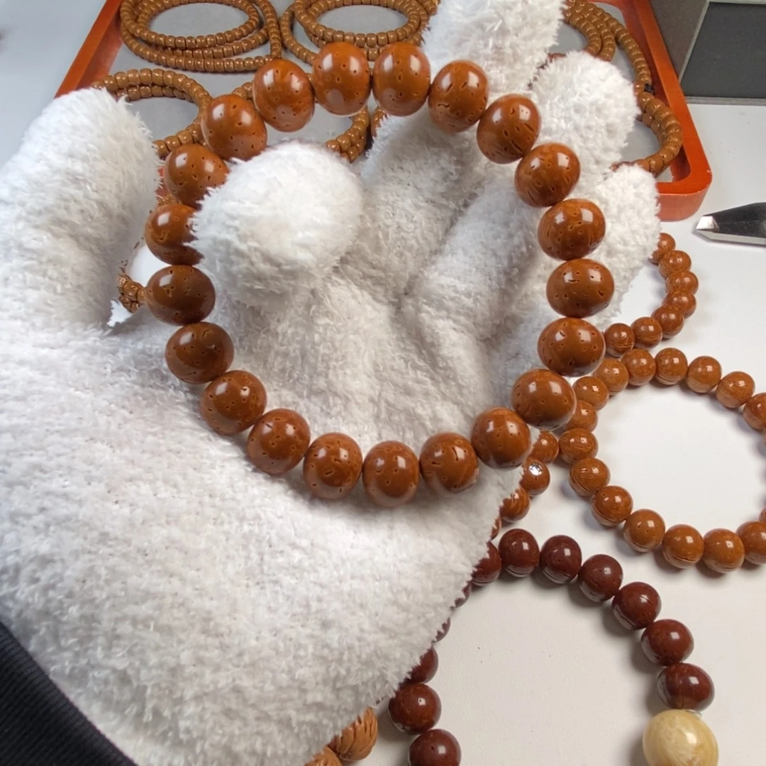 我***手桃核手串1.330000000000