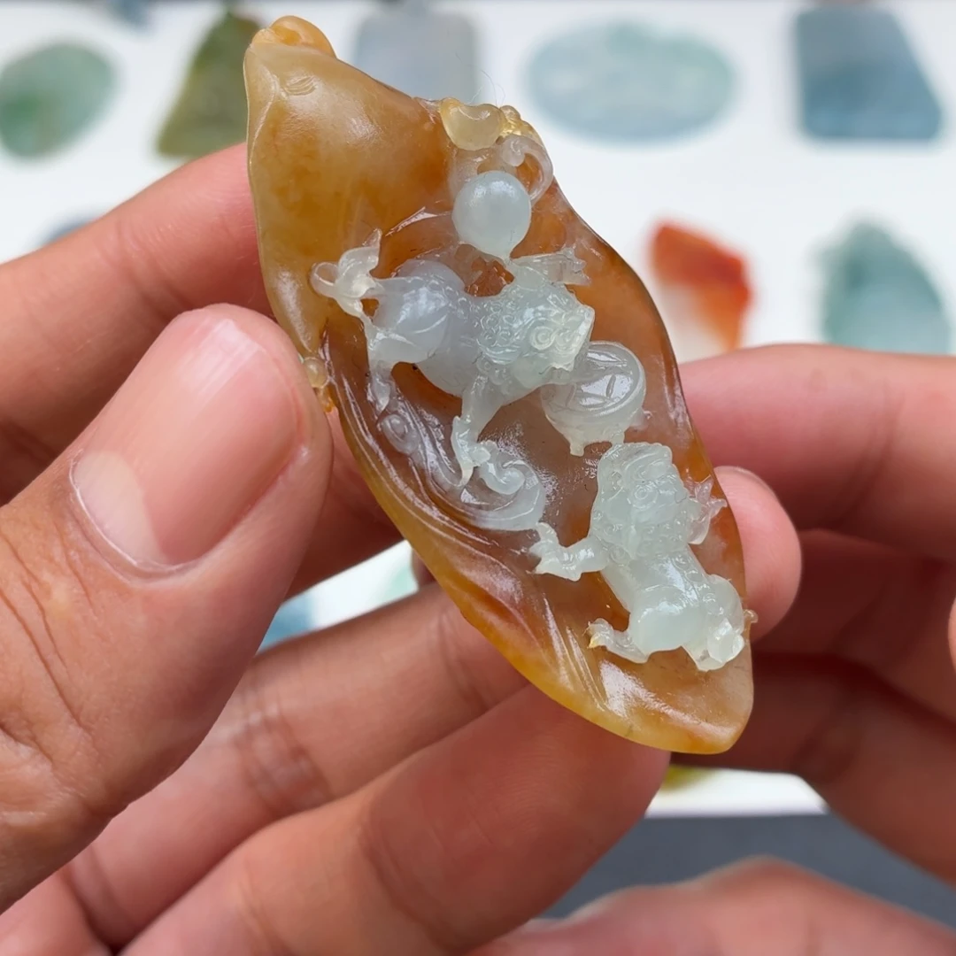 定制翡翠未镶嵌狮狮如意