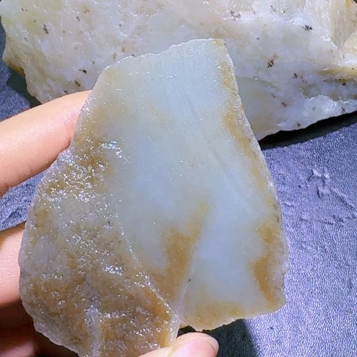 未镶嵌和田玉（糖玉）珠宝半成品