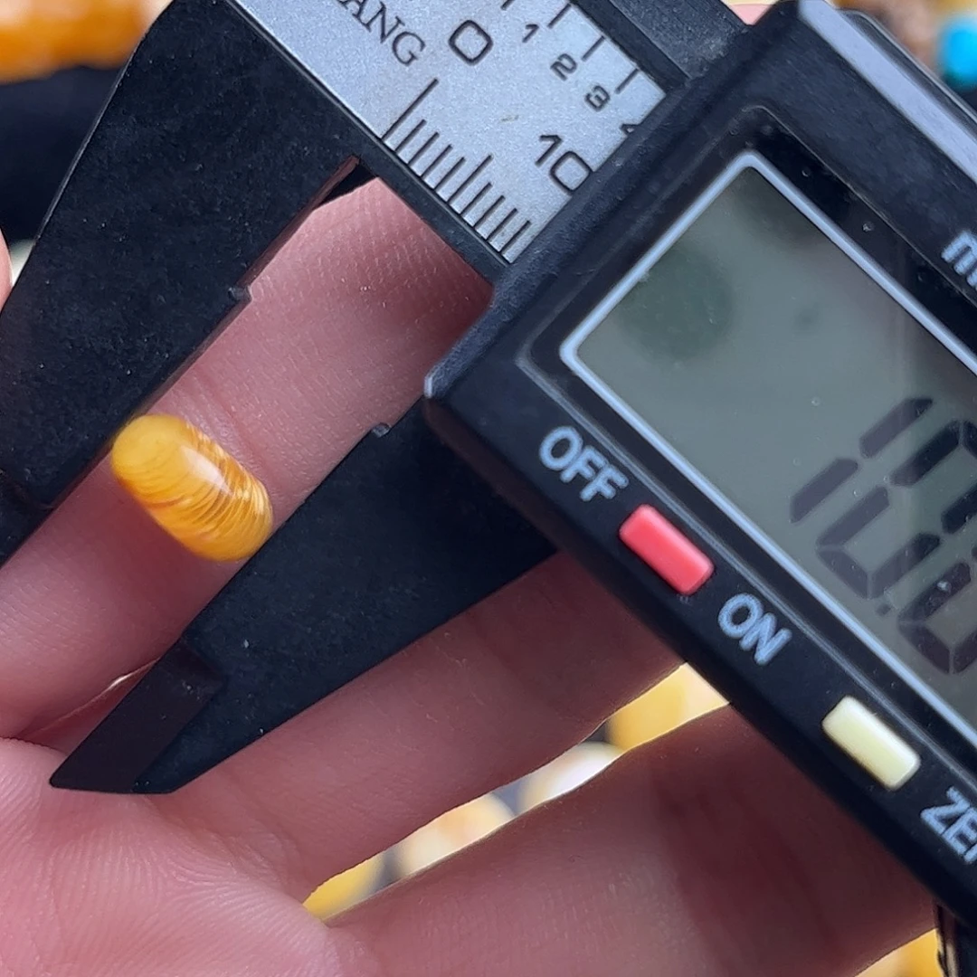 蜜蜡未镶嵌珠宝奇石