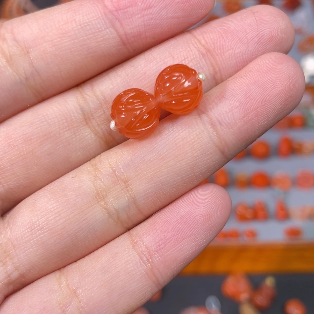 南红玛瑙未镶嵌莲花珠卡9.6一对