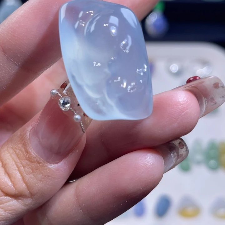 翡翠未镶嵌颈饰随行