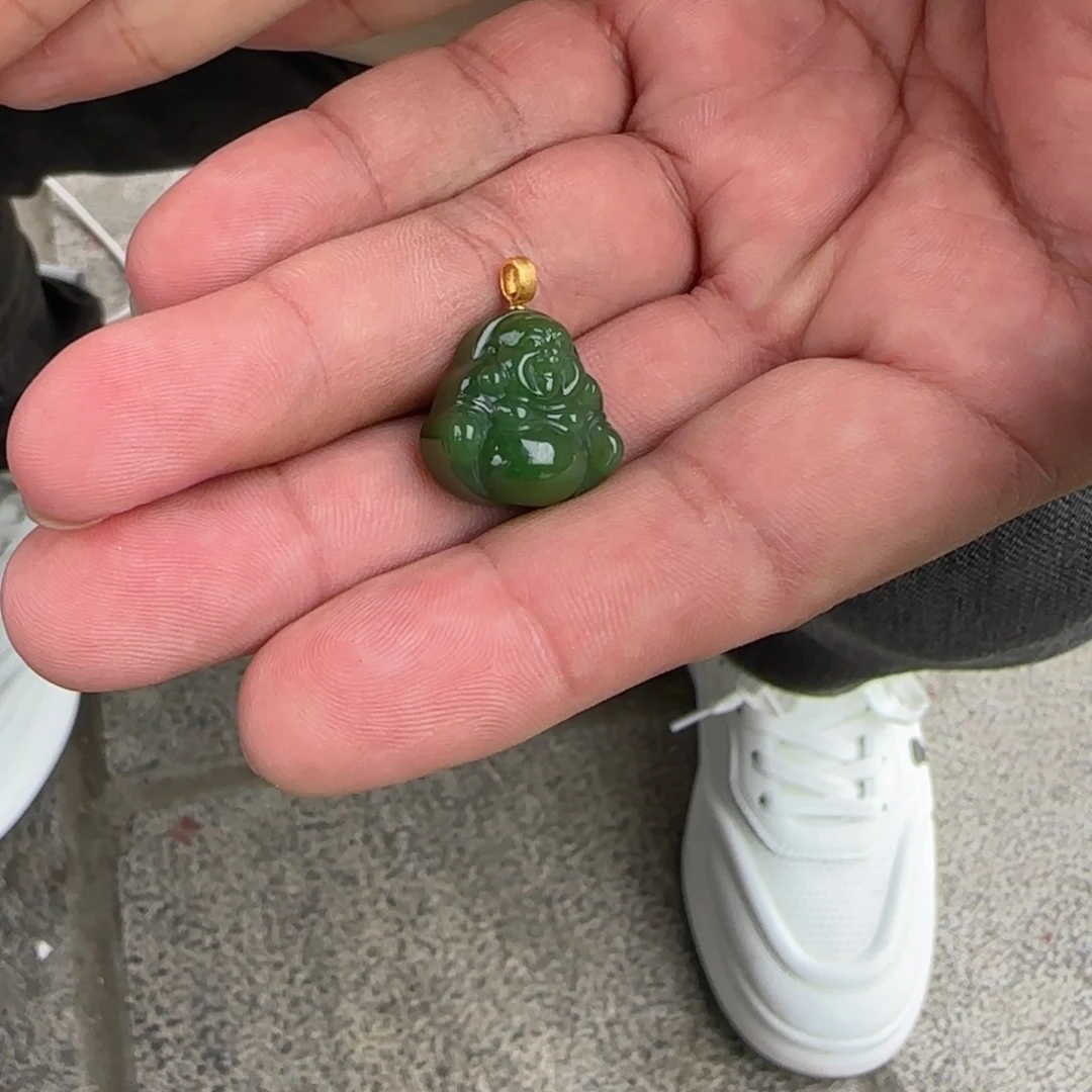 颈饰未镶嵌和田玉俄碧色标