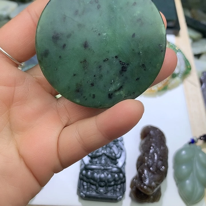 欢***者和田玉（糖玉）未镶嵌珠宝半成品