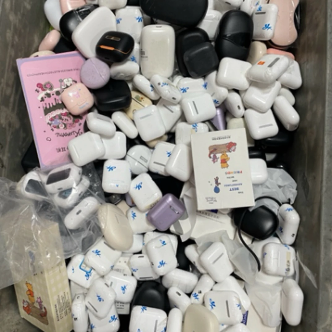 8新  【脏乱差】旧的杂款无线蓝牙耳机