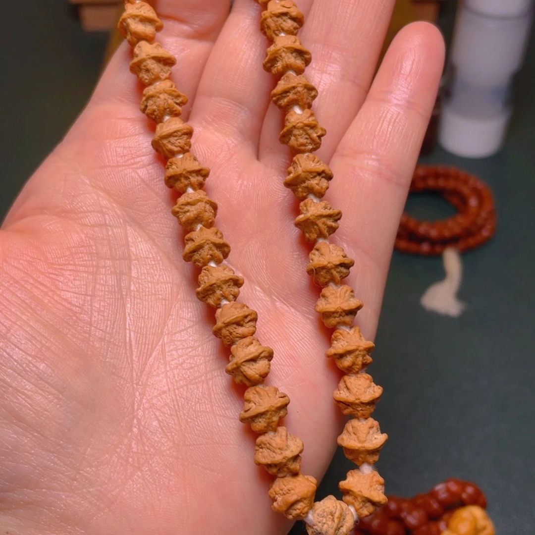 吊坠柏香籽/百香籽彼岸花手持