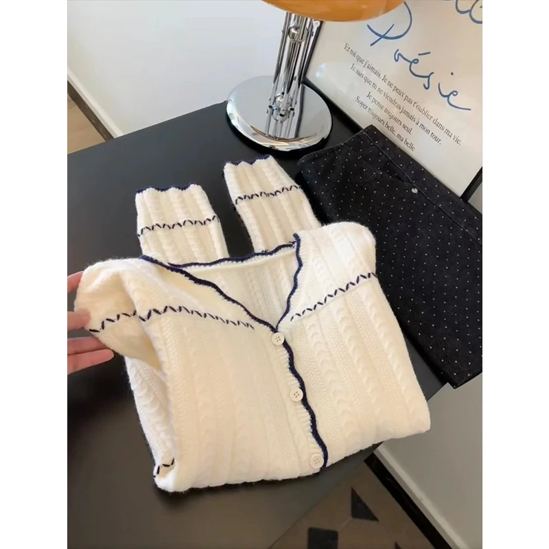 大码高级感条纹V领长袖针织开衫女2025秋冬新款慵懒风软糯毛衣