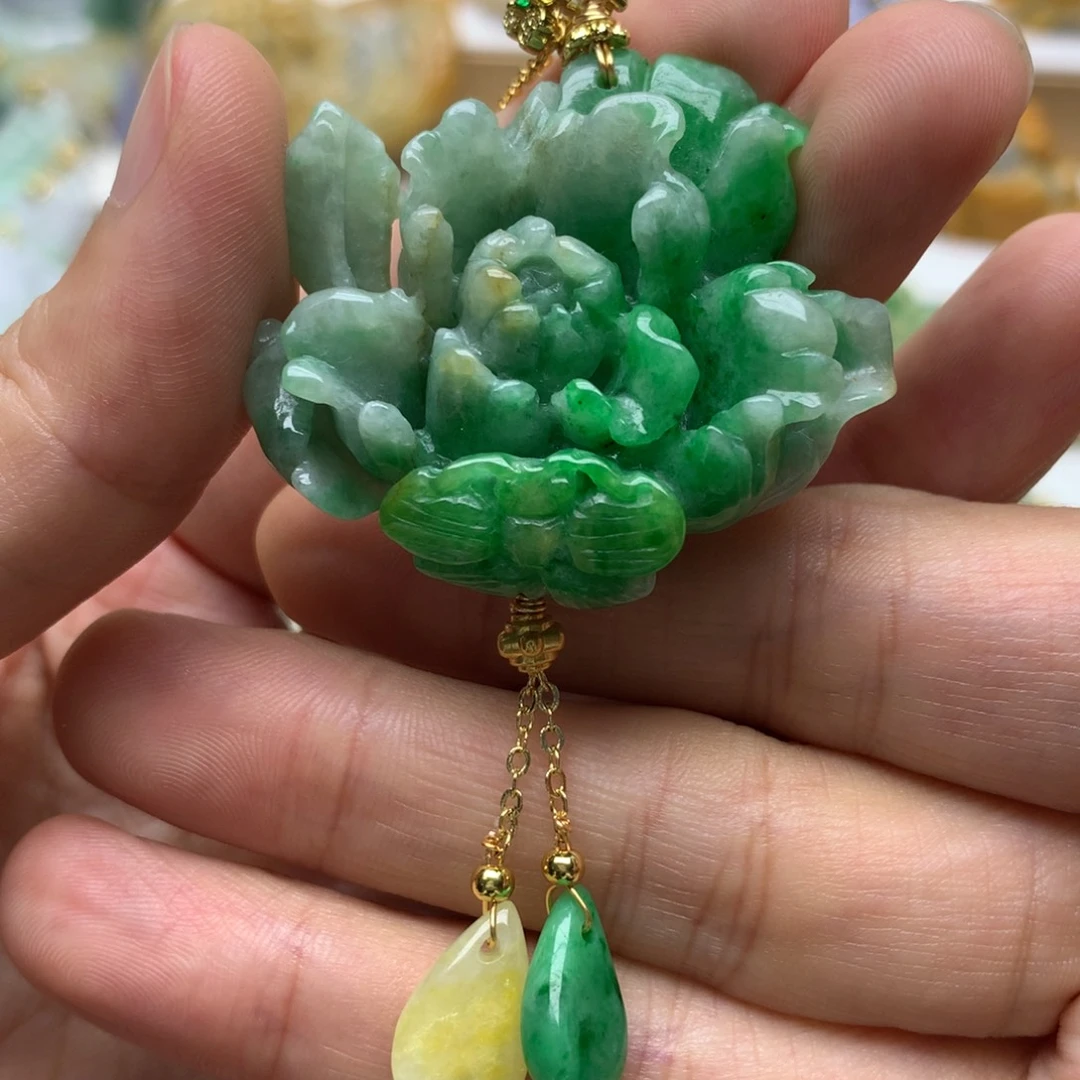 翡翠未镶嵌颈饰翡翠