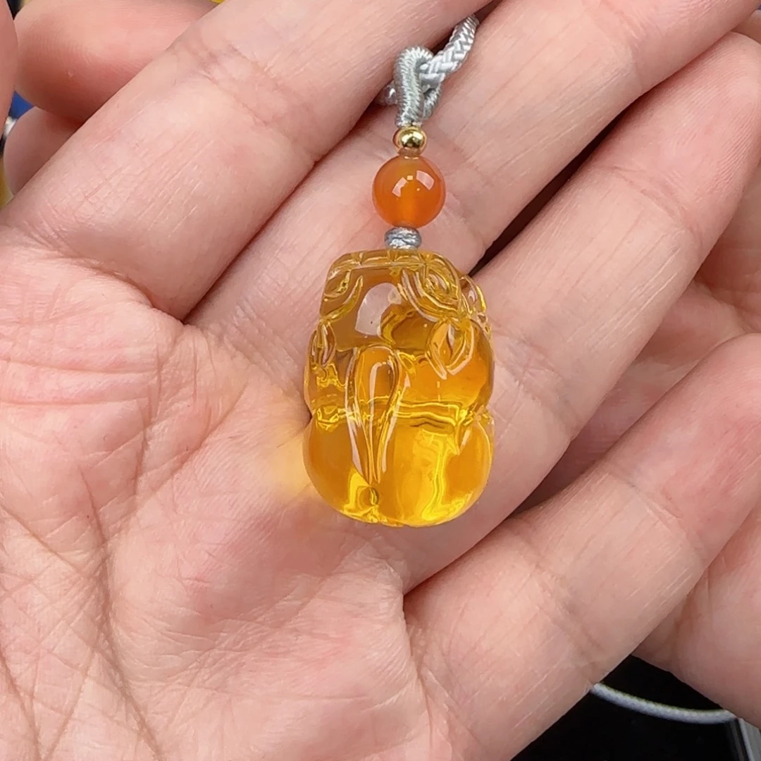 未镶嵌吊坠(赠链)蜜蜡