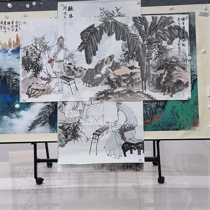 得***在华夏艺术馆开播啦
