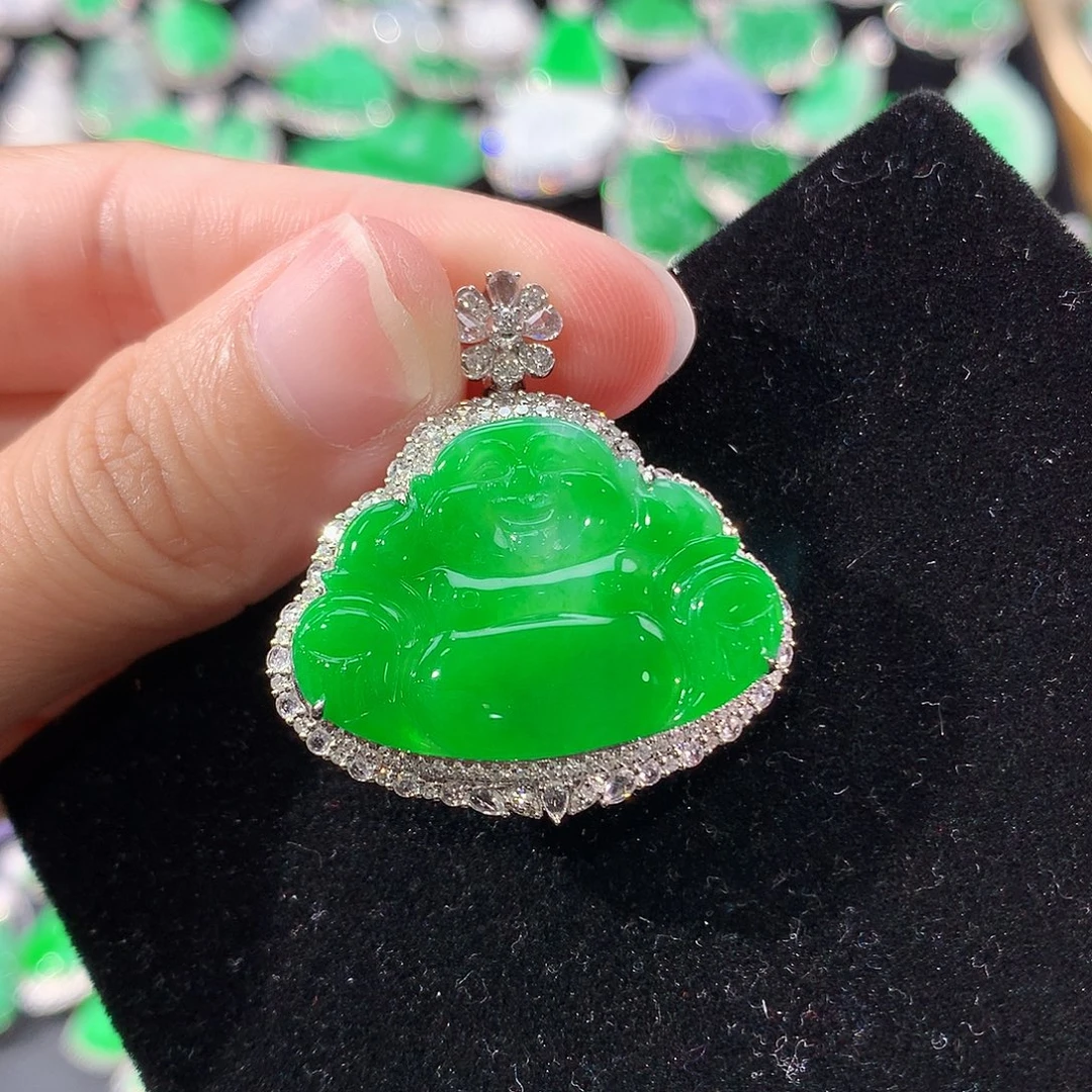翡翠18K金镶嵌颈饰