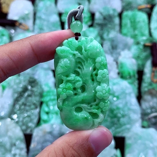 吊坠(不含链)未镶嵌翡翠