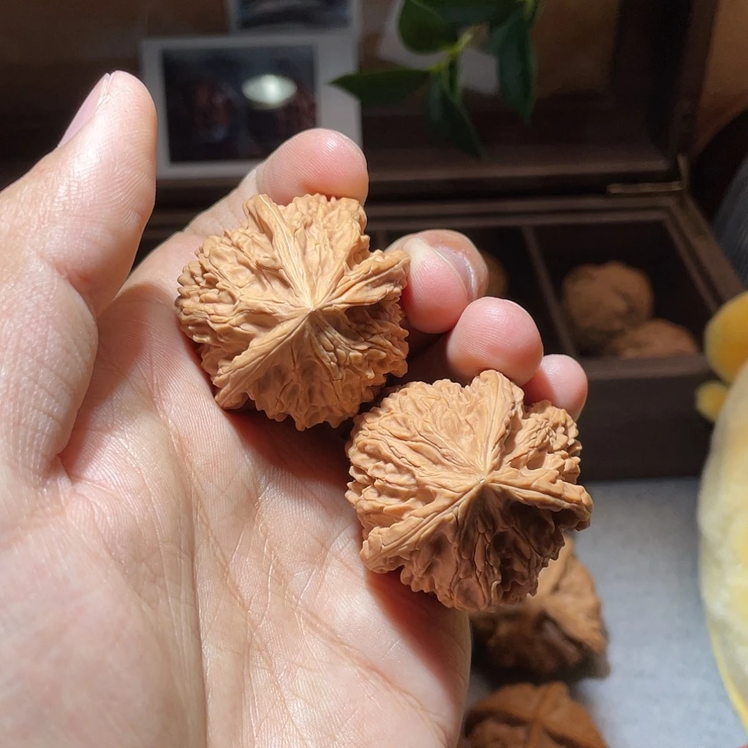 文玩核桃吊坠御龙异型