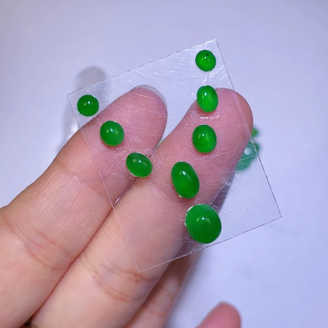 翡翠未镶嵌颈饰裸石