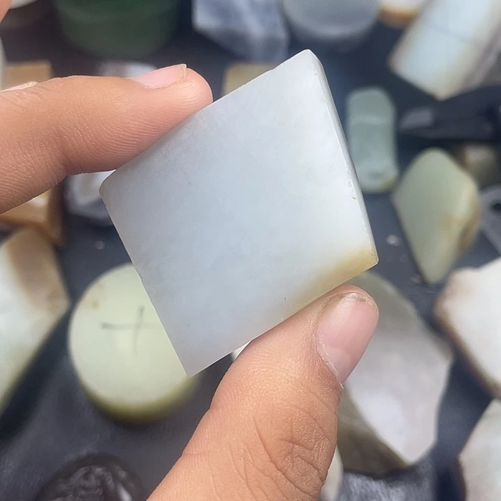 和田玉（糖玉）未镶嵌颈饰