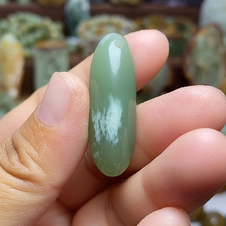 岫岩老玉（透闪石质玉）未镶嵌颈饰