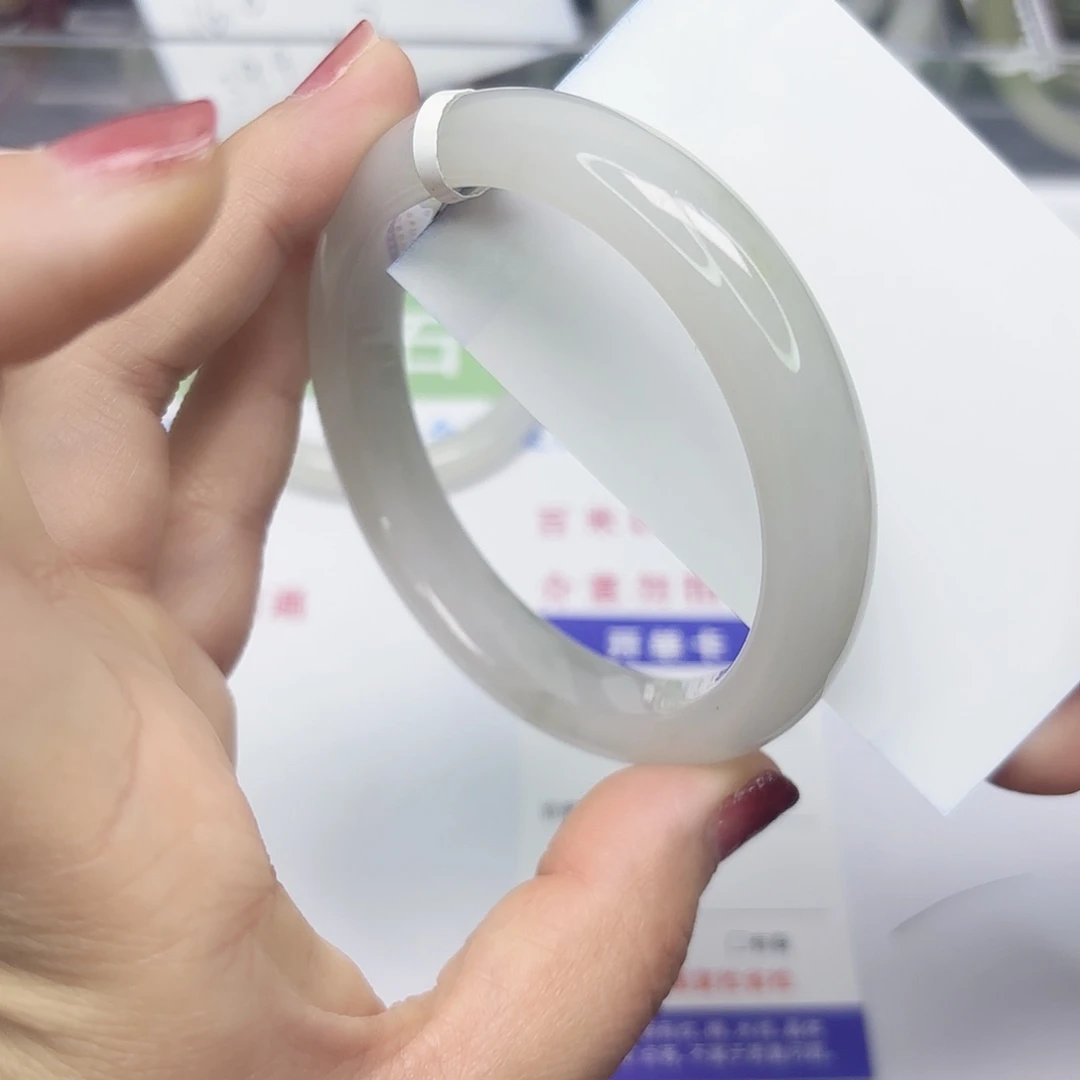 石英质玉未镶嵌手镯50/60