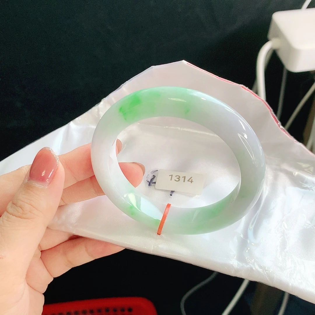 翡翠未镶嵌手镯03