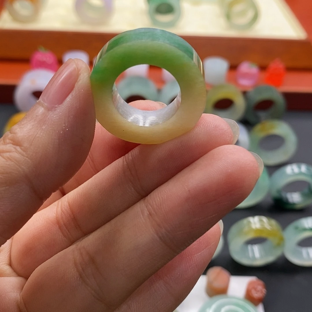 美***e定制翡翠未镶嵌翡翠