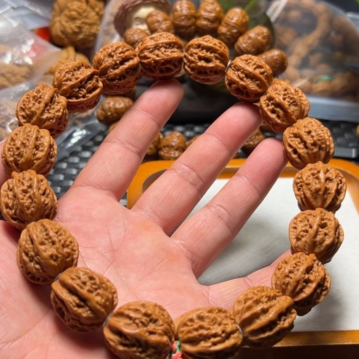 文玩核桃手串尺寸22手持