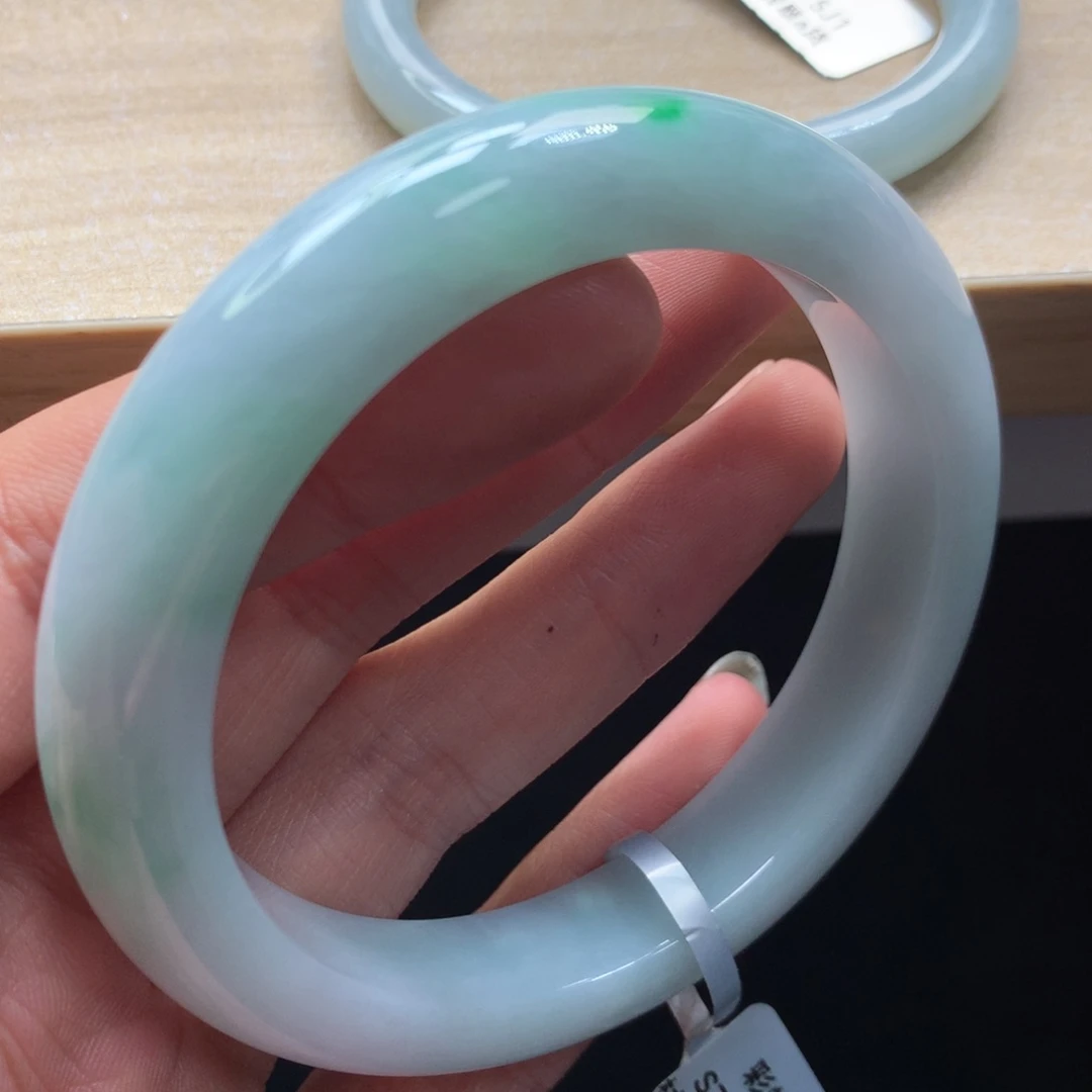 未镶嵌手镯翡翠手镯