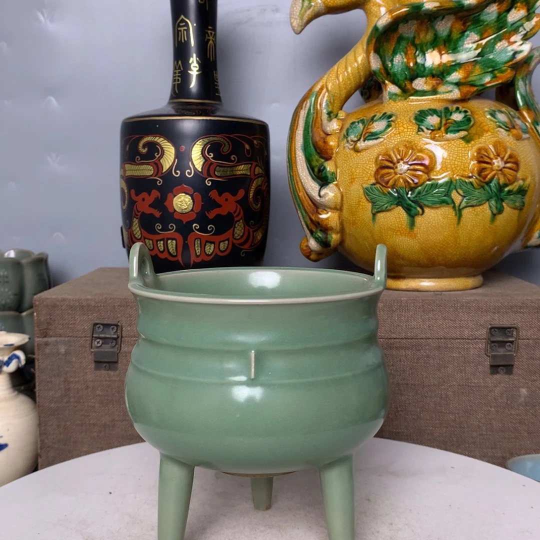 摆件青瓷龙泉窑三足炉推荐
