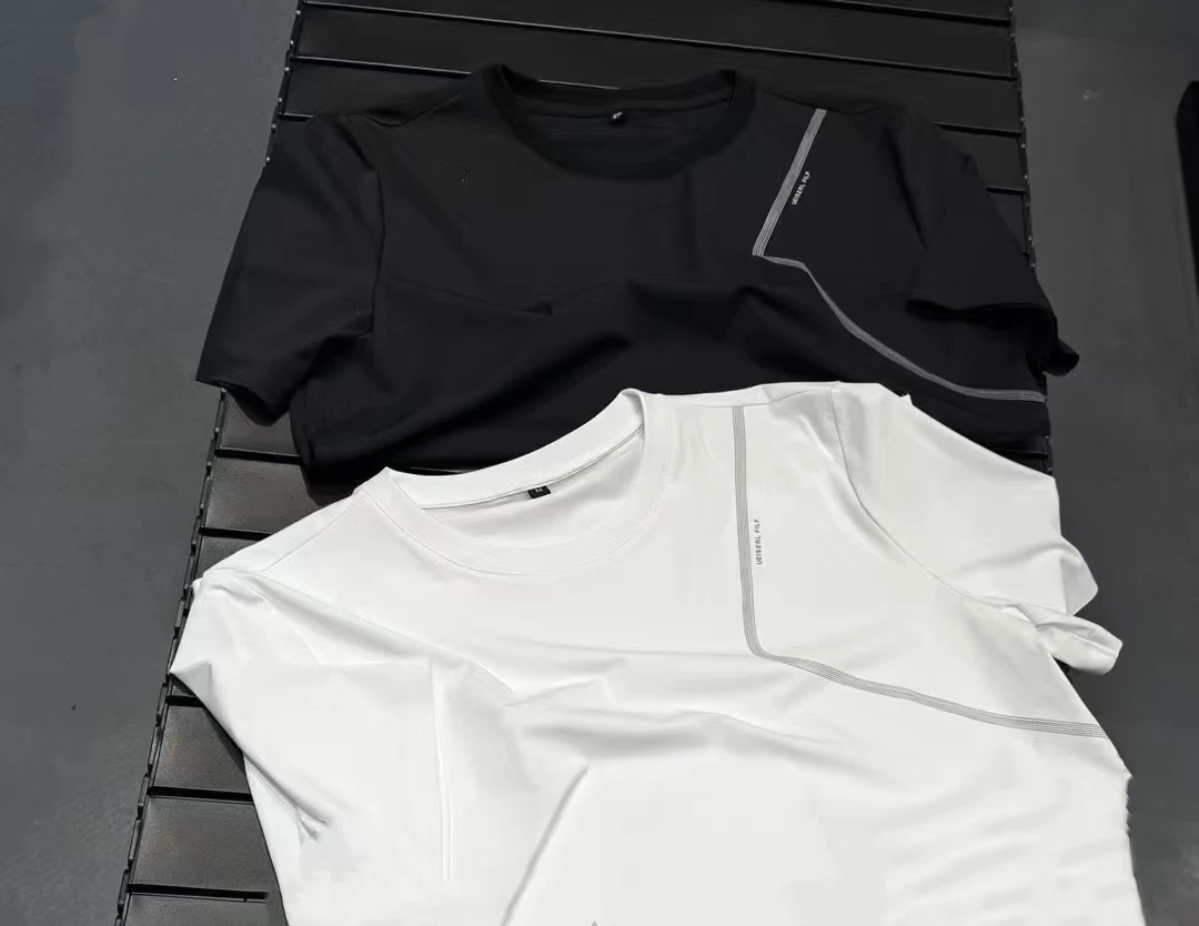 女款时尚圆领短袖