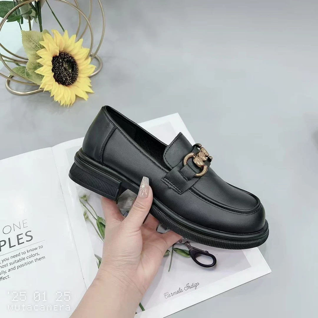 9011 冬季新款时尚复古英伦风软底学院厚底乐福鞋