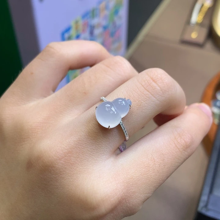 翡翠18K金镶嵌颈饰翡翠