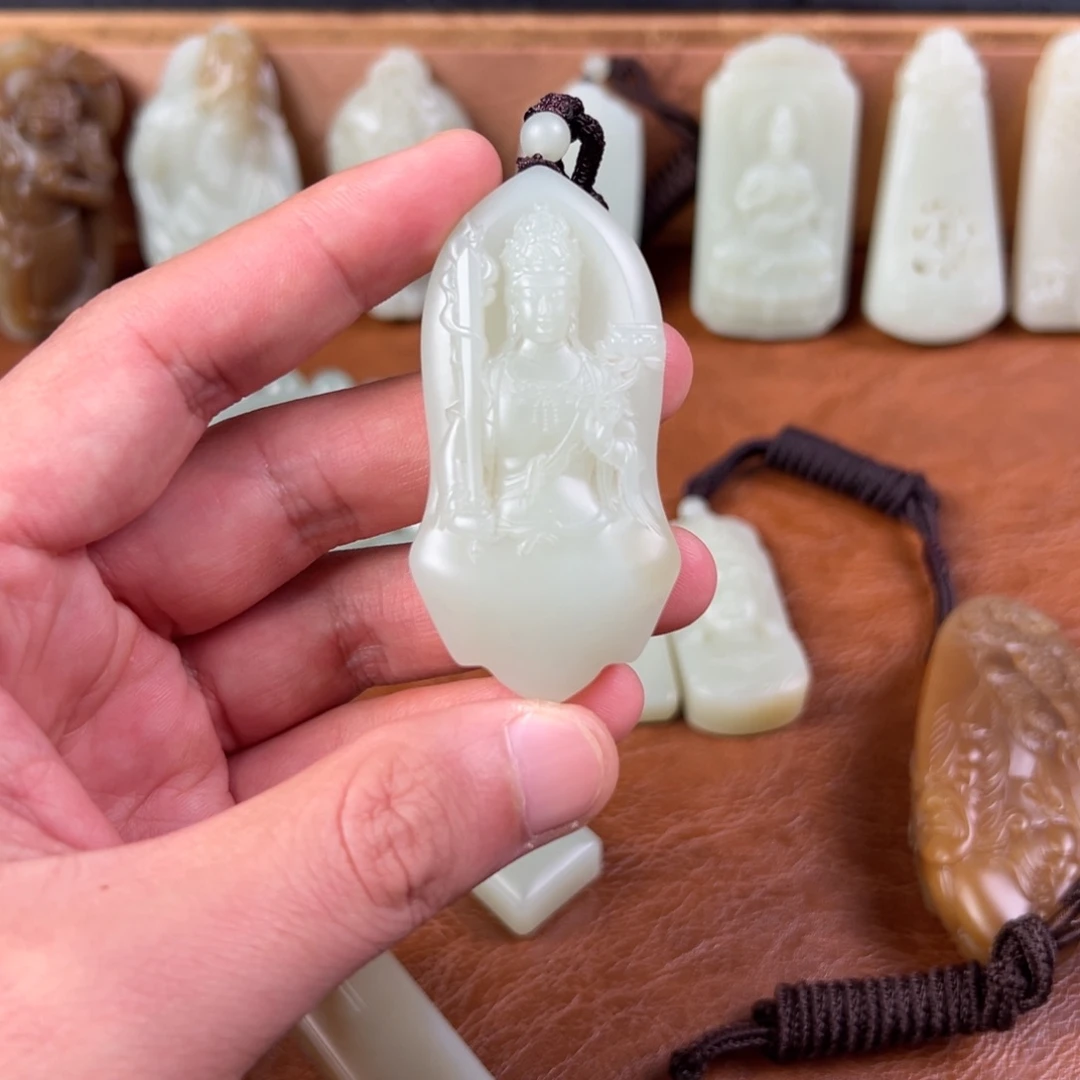 和田玉（青白玉）未镶嵌颈饰