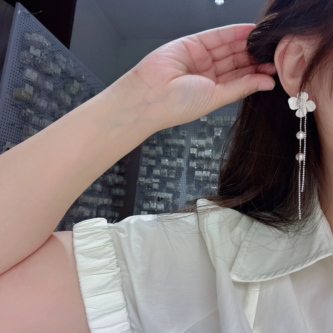 铜合金耳饰 镀k金 2025款C7095【花影流苏】Jeannie zoo 耳钉